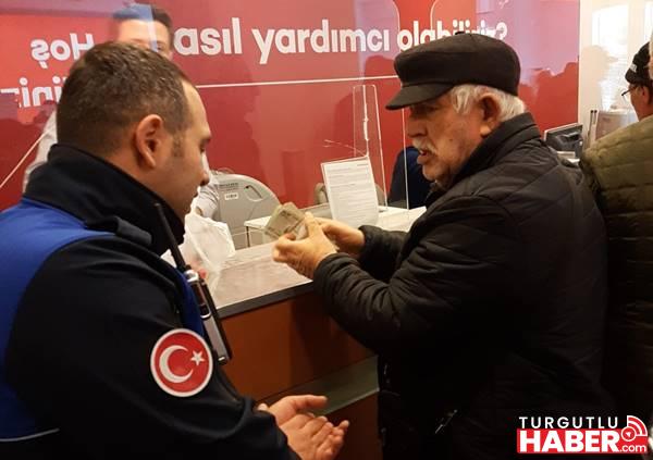 Kaybettiği Emekli Maaşına Birkaç Saatte Kavuştu