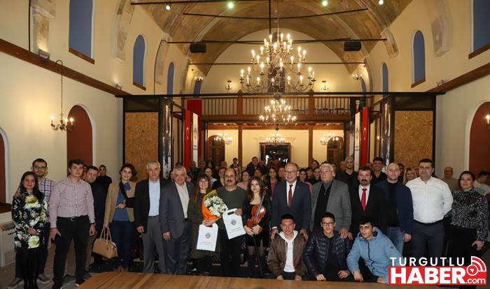 Turgutlu Belediyesi Uğur Mumcu’yu Barış Türküleriyle Andı