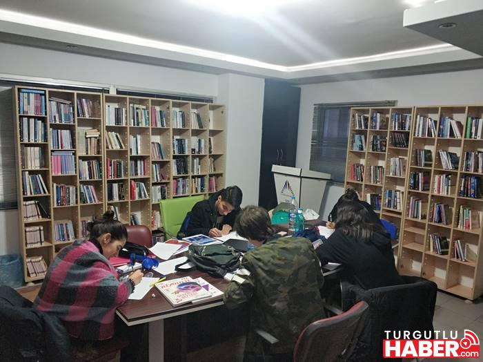 AKM Kütüphanesinde Yeni Saat Düzenlemesi