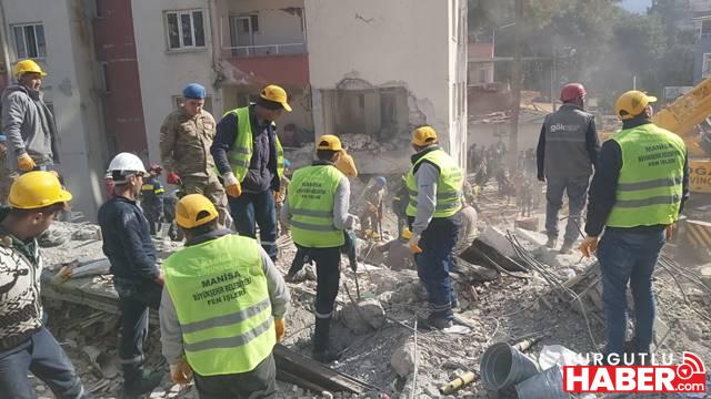 Manisa Büyükşehir 190 Personel, 69 Araç ve 1 Arama-Kurtarma Köpeğiyle Afet Bölgesinde