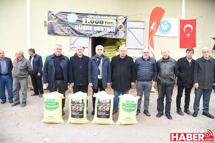 Büyükşehir, Gübre Dağıtımlarını Sürdürüyor