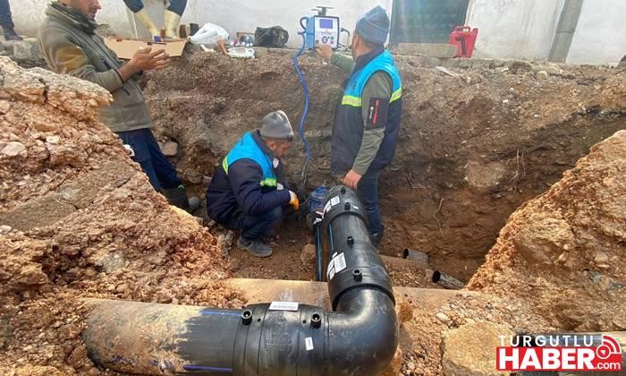 Deprem Bölgesinde Sağlıklı İçme Suyu İçin Vana Değişim İşlemleri de Yapıldı