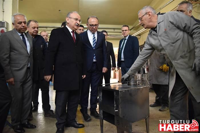 Manisa, Deprem Bölgesinin Yaralarını Sarmak İçin Çalışıyor