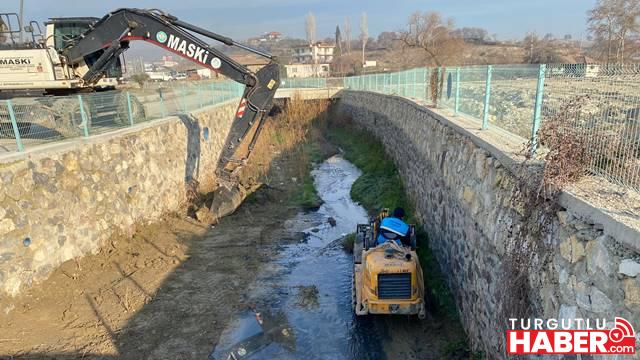 MASKİ’den Saruhanlı’da Dere Temizlik Çalışması