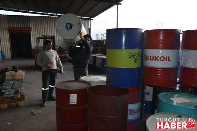 Turgutlu'da Bir İşletme Üretimine ara verip depremzedeler için soba üretmeye başladı