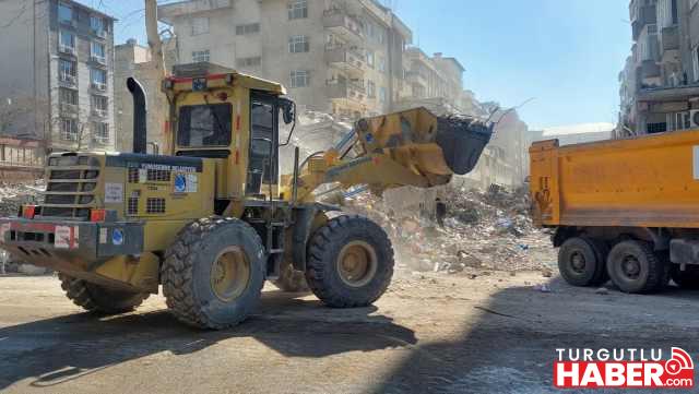 YUNUSEMRE DEPREM BÖLGESİNDEKİ ÇALIŞMALARA DESTEK VERİYOR