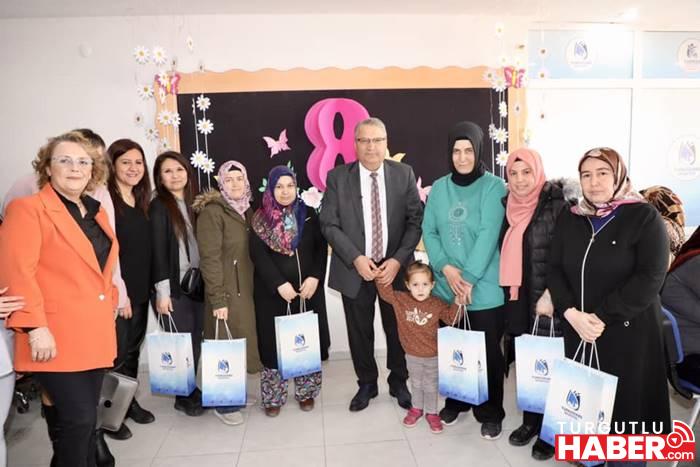 BAŞKAN ÇERÇİ KURSİYERLERİN KADINLAR GÜNÜNÜ KUTLADI