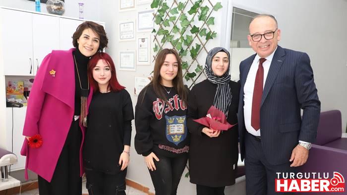 Başkan Çetin Akın ve Başkan Yardımcılarından Emekçi Kadınlar Günü Kutlaması
