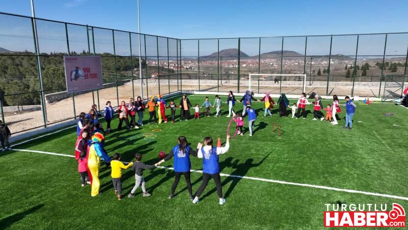 Depremzede çocuklar psikososyal desteğiyle zorlu süreci atlatıyor