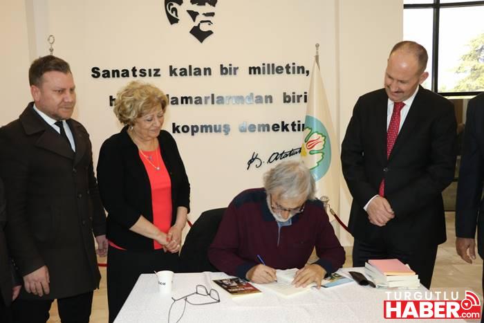 İbrahim Yıldırım İmza Gününde Okuyucuları İle Buluştu