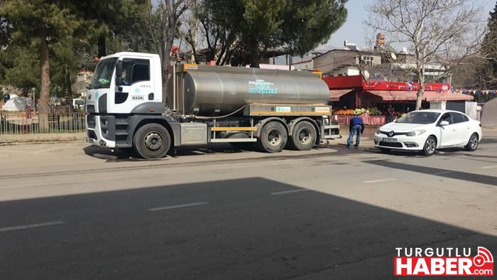 MASKİ Tankerleri ile Depremzedelere Temiz İçme Suyu Dağıtılıyor