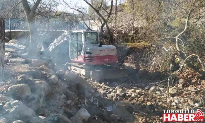MASKİ’den Sakallı Mahallesi’nde Dere Temizliği