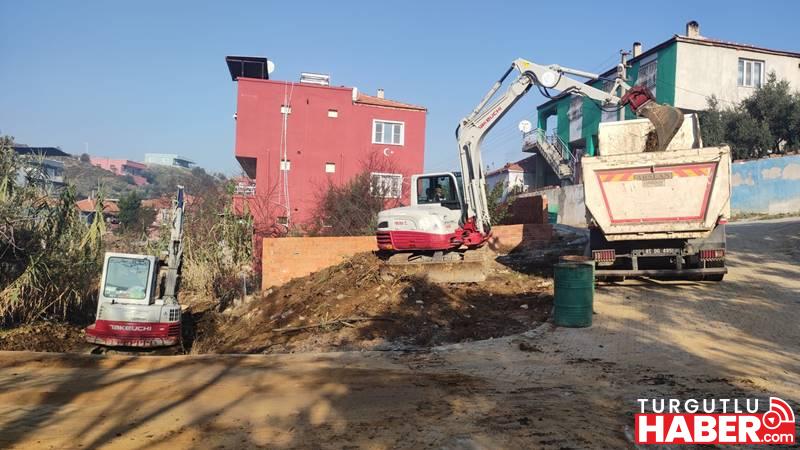 MASKİ'den Turgutlu'da Dere Temizliği Çalışması