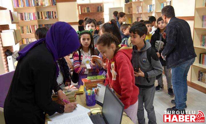 MİLLET KIRAATHANESİ KÜTÜPHANELER HAFTASINDA ÖĞRENCİLERİ AĞIRLIYOR