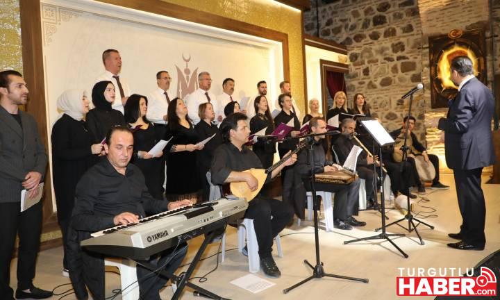 ŞEHZADELER BELEDİYESİ KORUSU ŞEHİTLERİMİZ İÇİN SAHNE ALDI