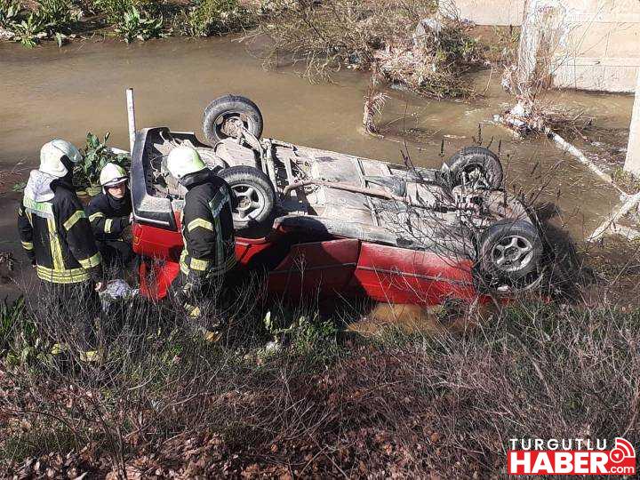 Turgutlu'da Köprüden Uçan Otomobilin Sürücüsü Yaralandı