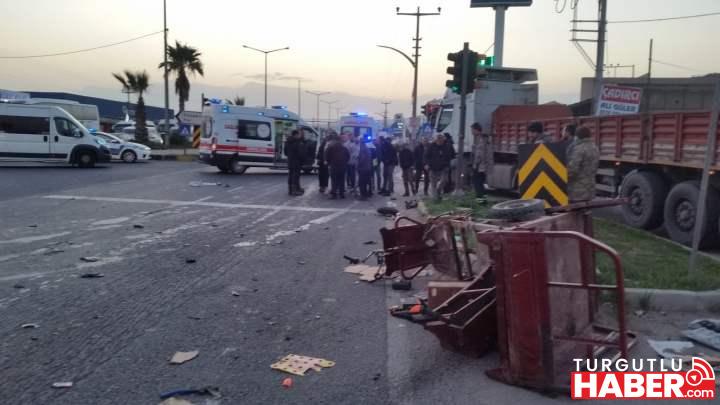 Turgutlu'da trafik kazası 2 Ölü, 1 Yaralı