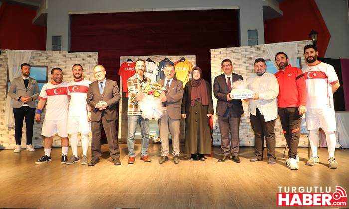 15 TEMMUZ ŞEHİTLERİ ŞEHZADELERDE TİYATROYLA ANILDI