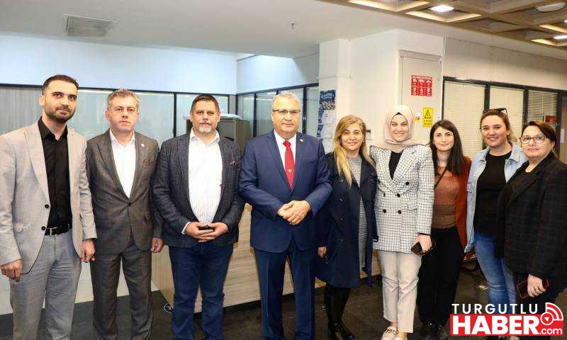 BAŞKAN ÇERÇİ BELEDİYE PERSONELİYLE BAYRAMLAŞTI