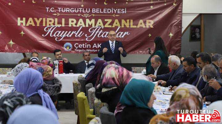 Başkan Çetin Akın ve Muhtarlar İftar Sofrasında Buluştu