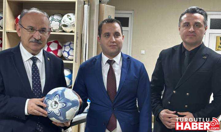 Kula’da El İle Futbol Topu Dikim Atölyesi Kadınlara İstihdam Sağlıyor