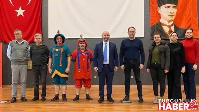 Manisa Barosu’nda ‘Hacivat-Karagöz’ Sahnelendi