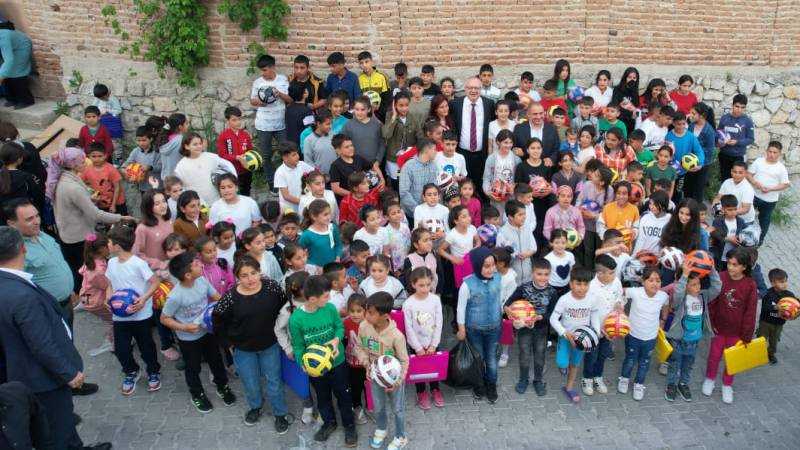 Muhtar Osman Yanar, “Mahallemize 100 Yıllık Hizmet Yapıldı”