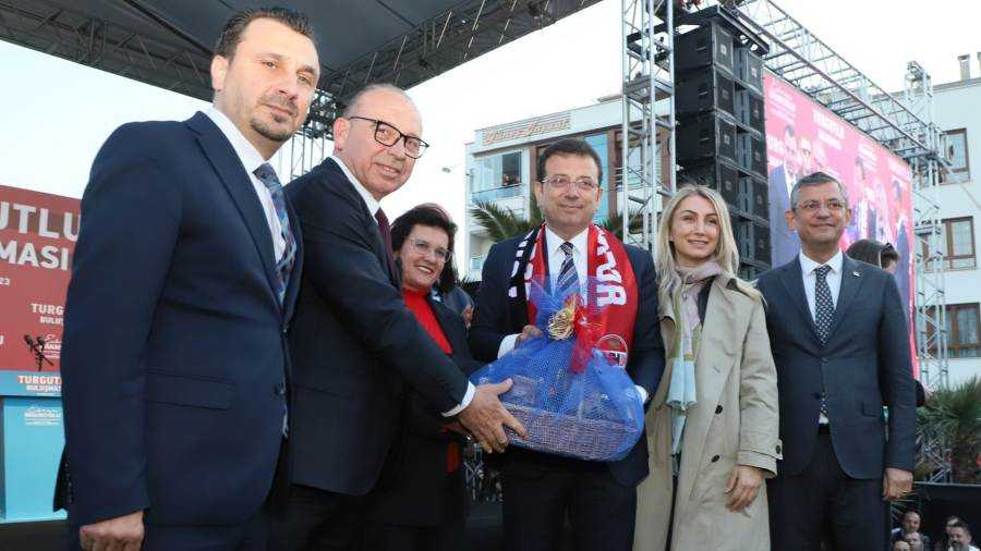 Turgutlu’da Ekrem İmamoğlu ve Toplu Açılış Töreni Rüzgarı