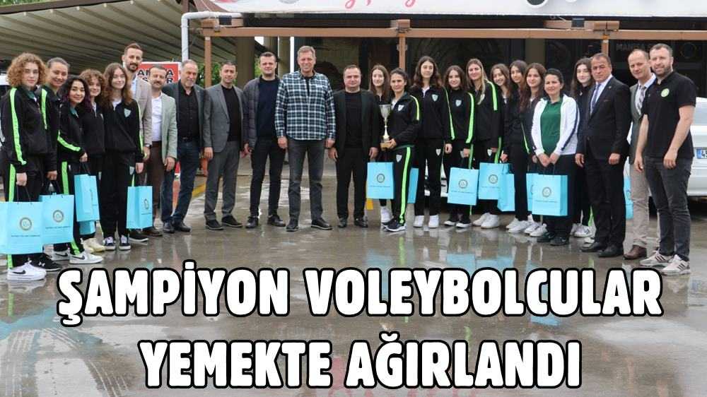 Şampiyon Voleybolcular Yemekte Ağırlandı
