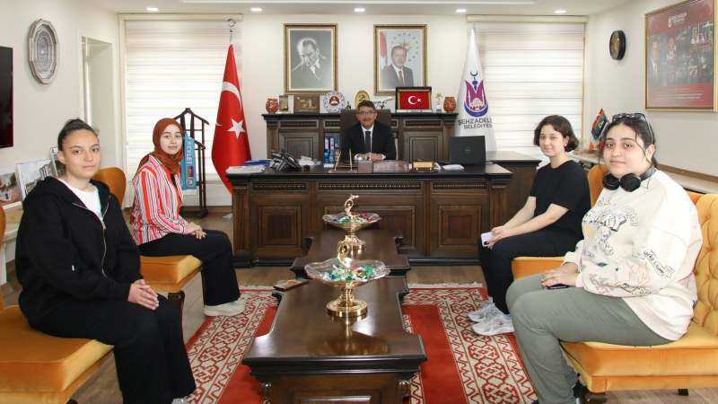 ŞEHZADELER LİSE İHA TAKIMI, TEKNOFEST DÖNÜŞÜ BAŞKAN ÇELİK'E TEŞEKKÜR ETTİ