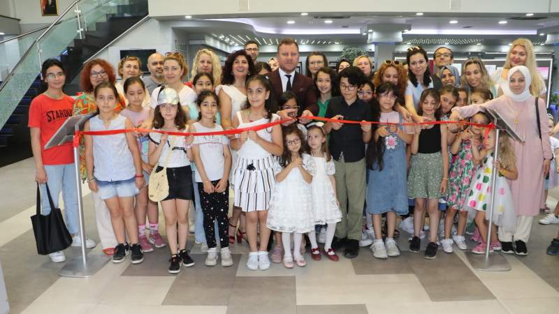 ÇKSM Öğrencilerinin Resim Sergisi Açıldı