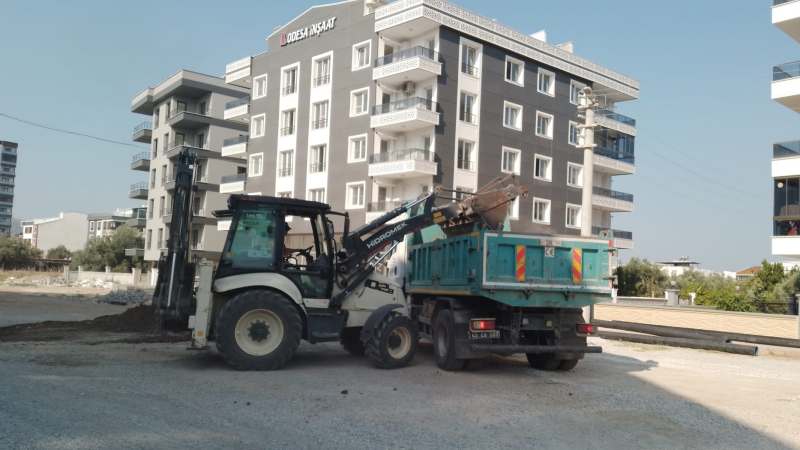 Akhisar Merkez Atatürk Mahallesine Yağmur Suyu Döşendi