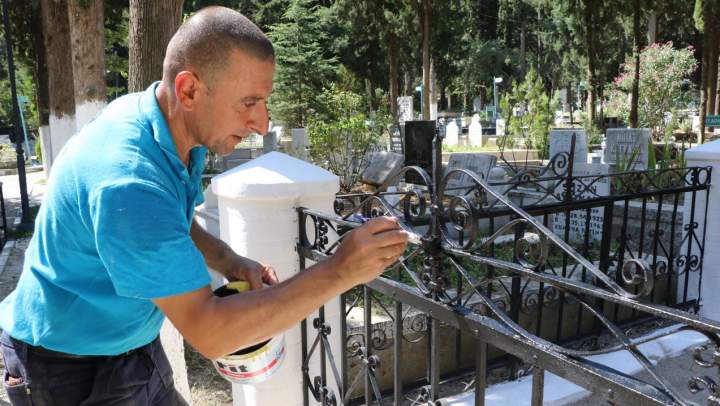 Çatal Mezarlığı’nda Bakım ve Onarım Mesaisi