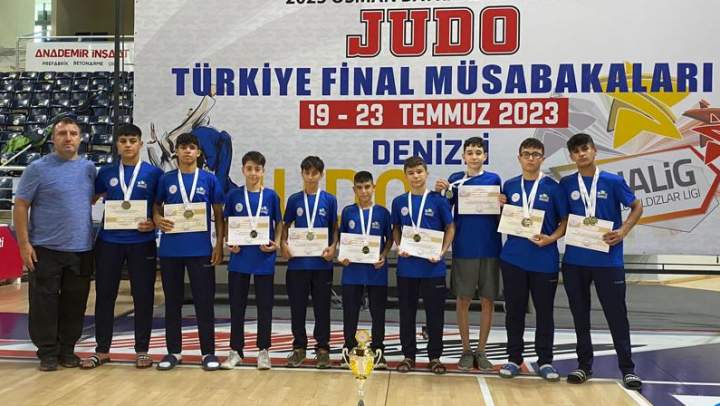 MANİSALI JUDOCULAR TÜRKİYE ŞAMPİYONU OLDU