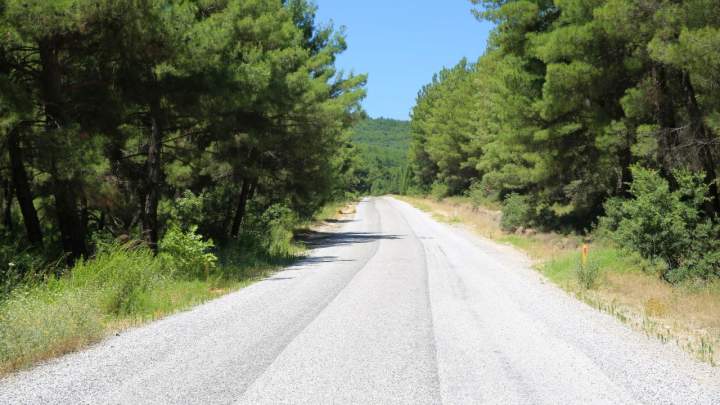 Yol Çalışmaları Muhtarların Takdirini Topluyor
