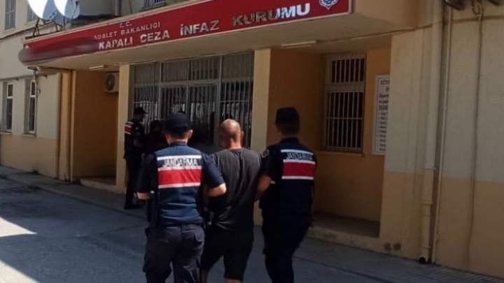 Hırsızlık Suçundan Aranıyordu Tutuklandı