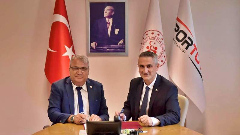 MANİSA’YA YAPILACAK GENÇLİK MERKEZİ İÇİN PROTOKOL İMZALANDI