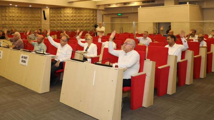 ŞEHZADELER BELEDİYESİ AĞUSTOS MECLİSİNİN İLK OTURUMUNU YAPTI