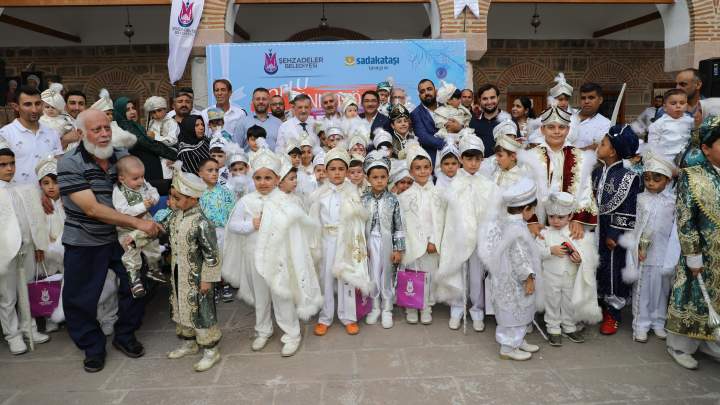 ŞEHZADELER BELEDİYESİ VE SADAKATAŞI DERNEĞİ’NDEN TOPLU SÜNNET ŞÖLENİ