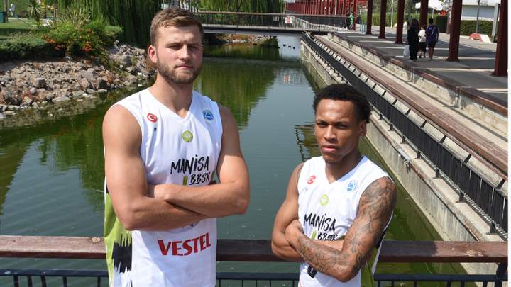   Tarzanlar Beyaz Formasını Tanıttı