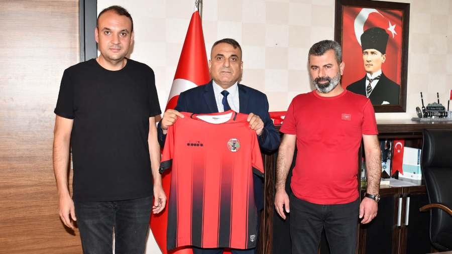 TURGUTLUSPOR’DAN EMNİYET VE NÜFUS MÜDÜRLERİNE ZİYARET