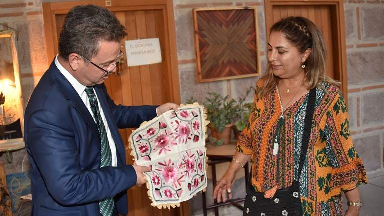 Vali Enver Ünlü, Esnafı Ziyaret Etti, Tarihi Kurşunlu Hanı Gezdi