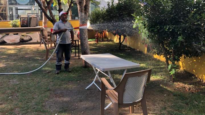 YUNUSEMRE’DEN YENİMAHALLE’DE PARK BAKIMI