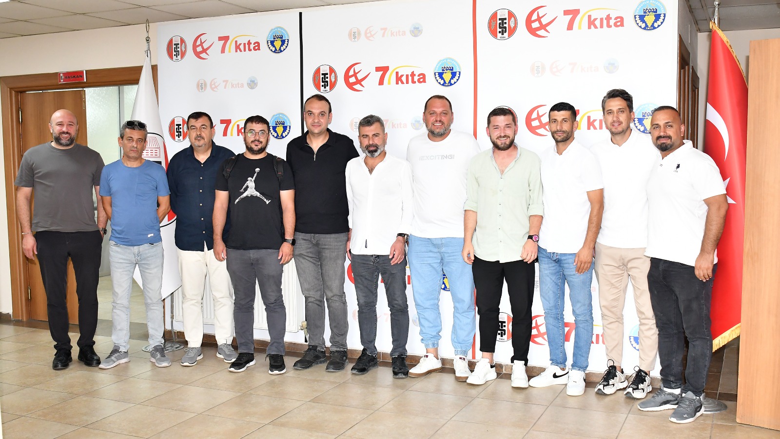 Turgutluspor Yönetimi Gazetecilerle Bir Araya Geldi