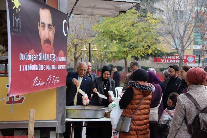 İYİ PARTİ İLÇE TEŞKİLATI SİNAN ATEŞ İÇİN LOKMA HAYRI DÜZENLEDİ