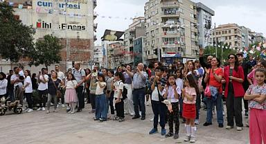 Manisa'da 'Sokakta Müzik Var' Etkinliğine Yoğun İlgi