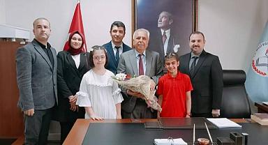 Mehmet Ölmez, Koltuğunu Öğrencilere Devretti