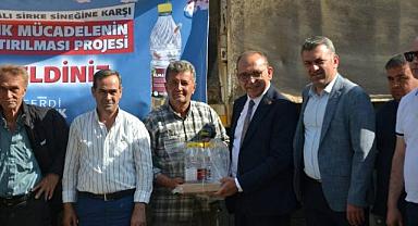 Turgutlu’da Kiraz Üreticilerine Elma Sirkesi Desteği