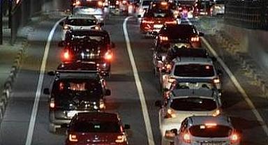 İzmir'de trafiğe kayıtlı araç sayısı1 milyon 889 bin 500 oldu