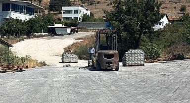 YUNUSEMRE’DEN BAĞYOLU’NA PARKE TAŞI HİZMETİ